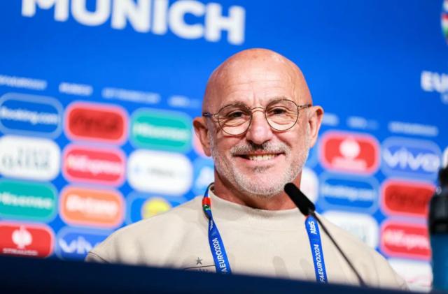 开云体育官网-德拉富恩特：坚持美丽足球DNA，换下尼科亚马尔没错