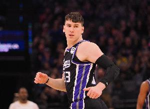 佩总首功！美记：多队曾竞价拉拉维亚 佩林卡早早打电话敲定