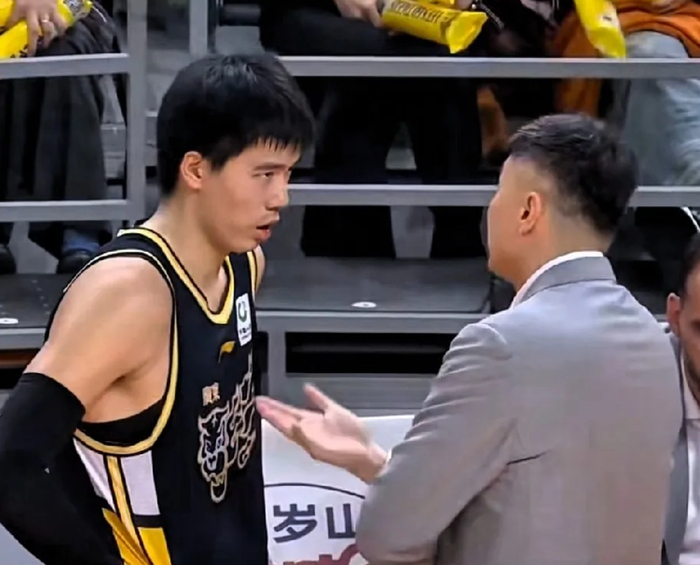 开云体育官网-焦泊乔会离开广东队吗？CBA名记进行了解答|杜锋|付政浩|广东男篮|沈梓捷|球队_新浪体育_新浪新闻